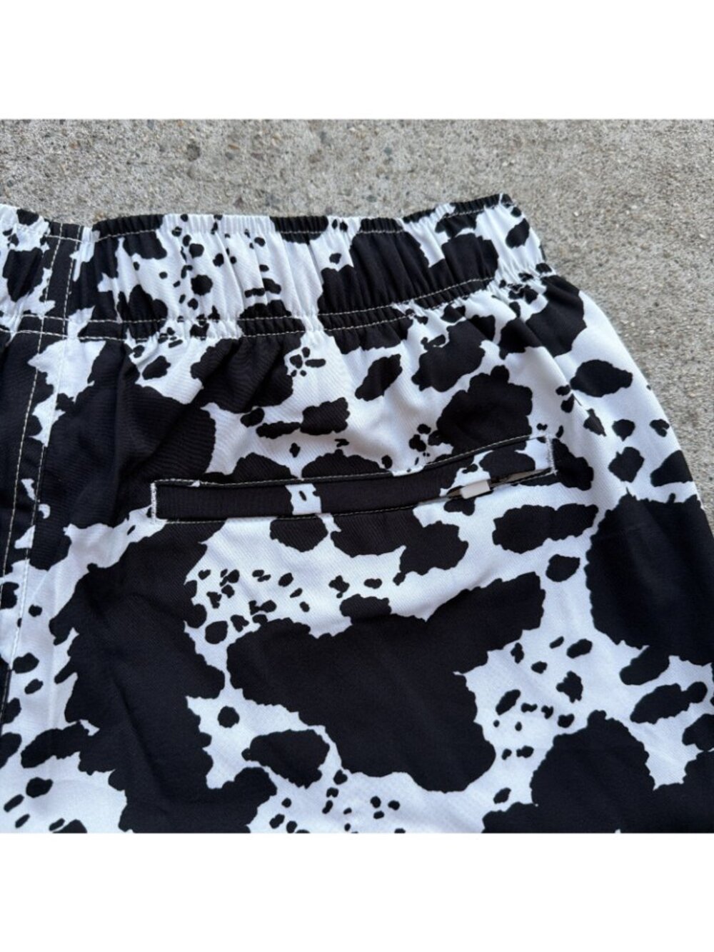 Cove Shorts Cow Print Mens Black White 30 Athletic Gym 5" Inseam Drawstring - Picture 5 of 6